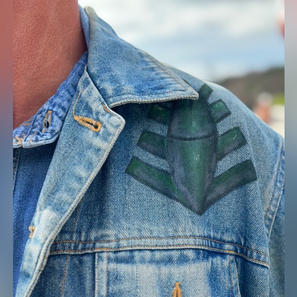 Handpainted retro pin up girl nose Art air force military denim jacket LG studs - Picture 10 of 16